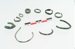 Etikett zu Bronzegewandnadel (NHMW-PRAE-078072)